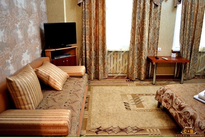Отель «Петровскъ» - прекрасный вариант для тех, кто путешествует на собственном автомобиле